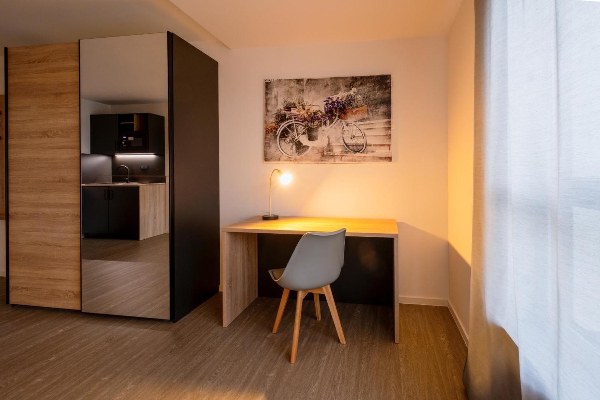Jade & Jabo - Sehr Schoene Zimmer & Apartements Zum Wohlfuehlen Tageweise & Wochenweise Buchbar Neuss Pokoj fotografie
